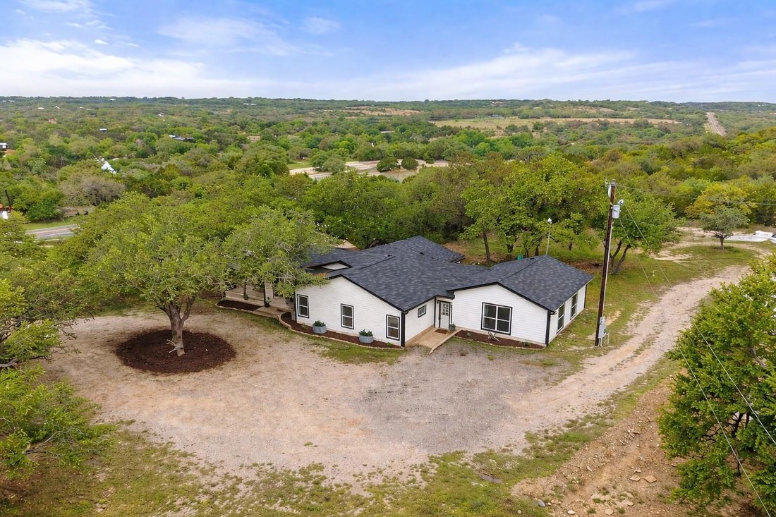 House in Johnson City, Texas, United States 4 - 17701422