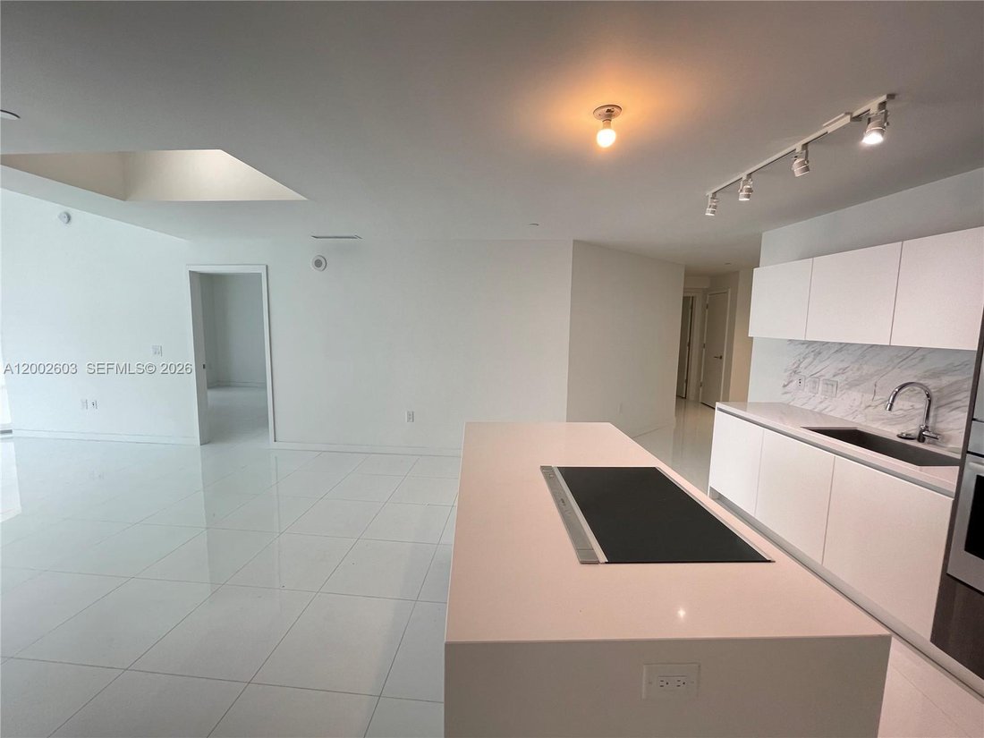 Condo in Miami, Florida, United States 3 - 17701042