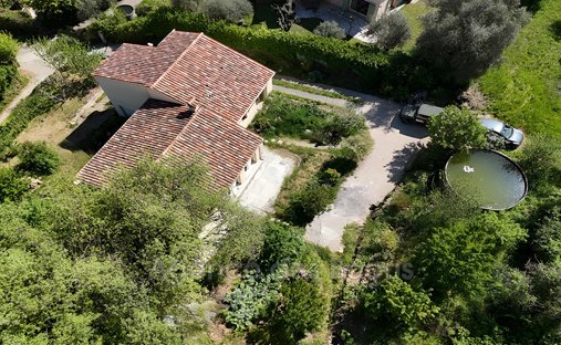 Villa in Saint-Jeannet, Provence-Alpes-Côte d'Azur, France 1