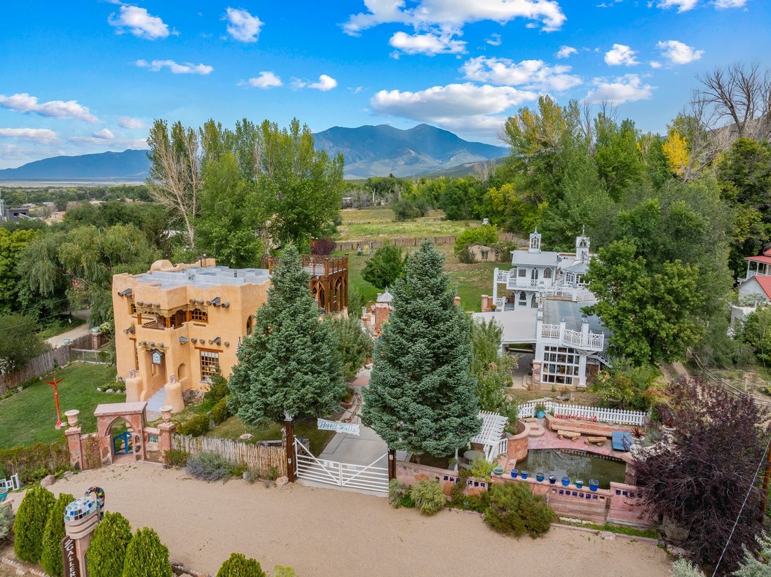House in Taos, New Mexico, United States 1 - 17701043