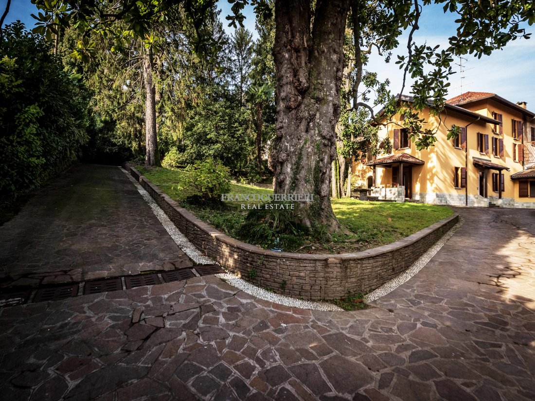 Villa in Historic Center, Como, Lombardy 3 - 17700654