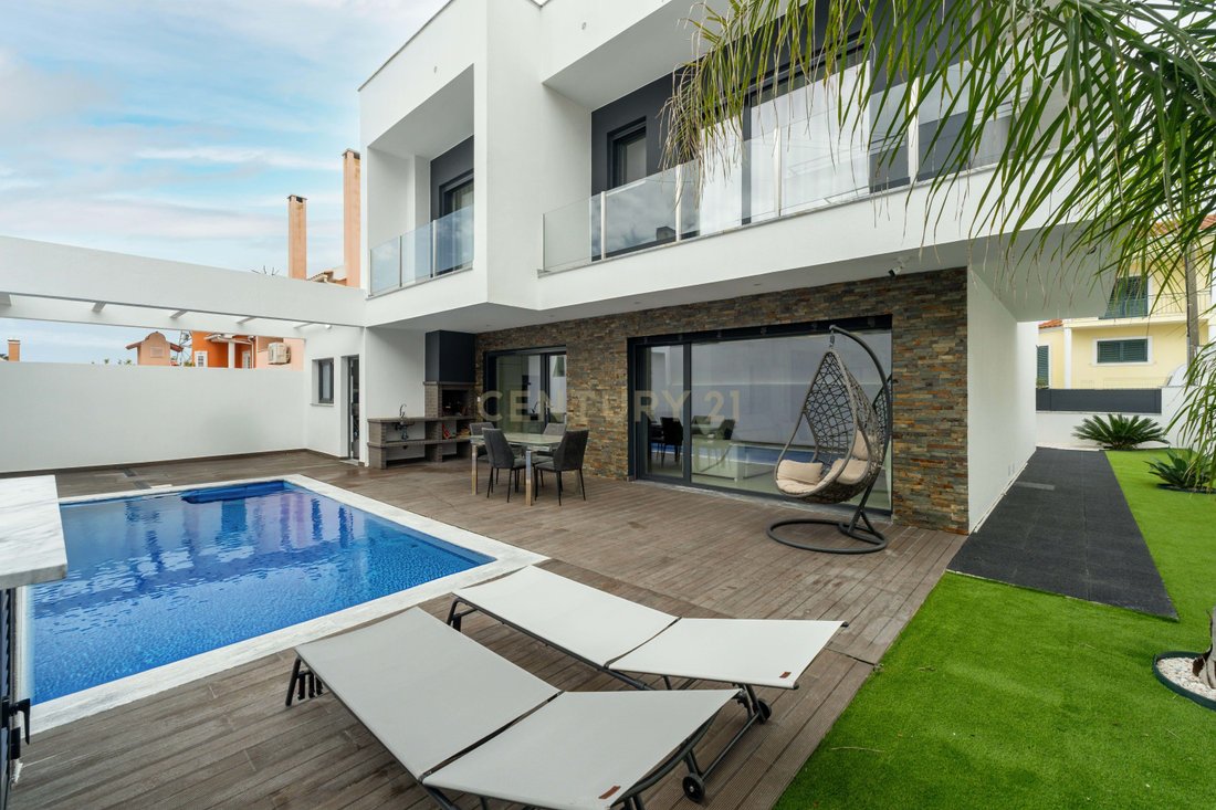 Villa in Corroios, Setubal, Portugal 1 - 17297787