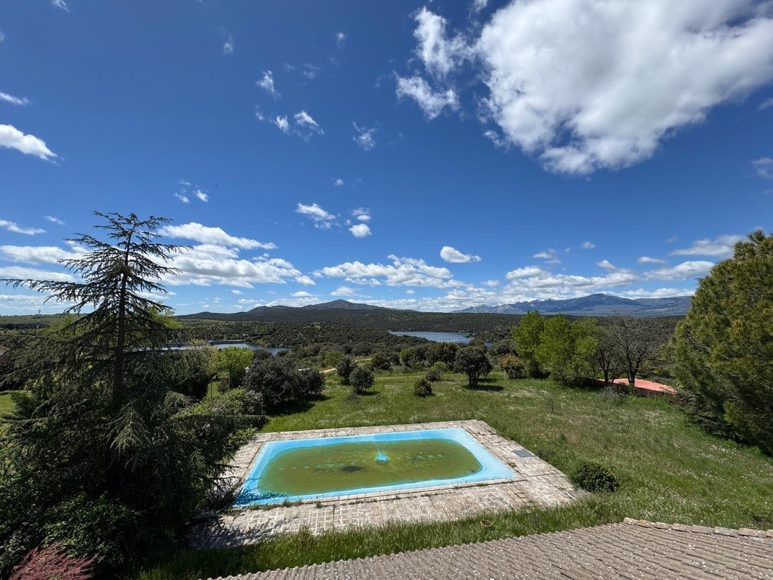 Villa in Pedrezuela, Comunidad de Madrid, Spain 2 - 17596044
