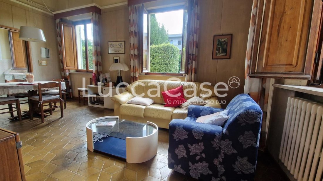 Villa in Porcari, Tuscany, Italy 1 - 15745067