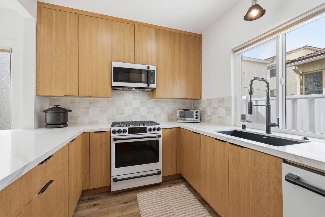 Condo in Los Angeles, California, United States 5 - 17701691