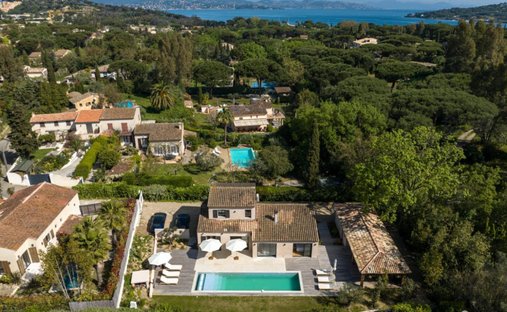House in Zone Est Diffuse, Saint-Tropez, France 1