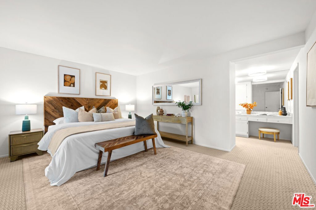 Condo in Los Angeles, California, United States 3 - 17700502