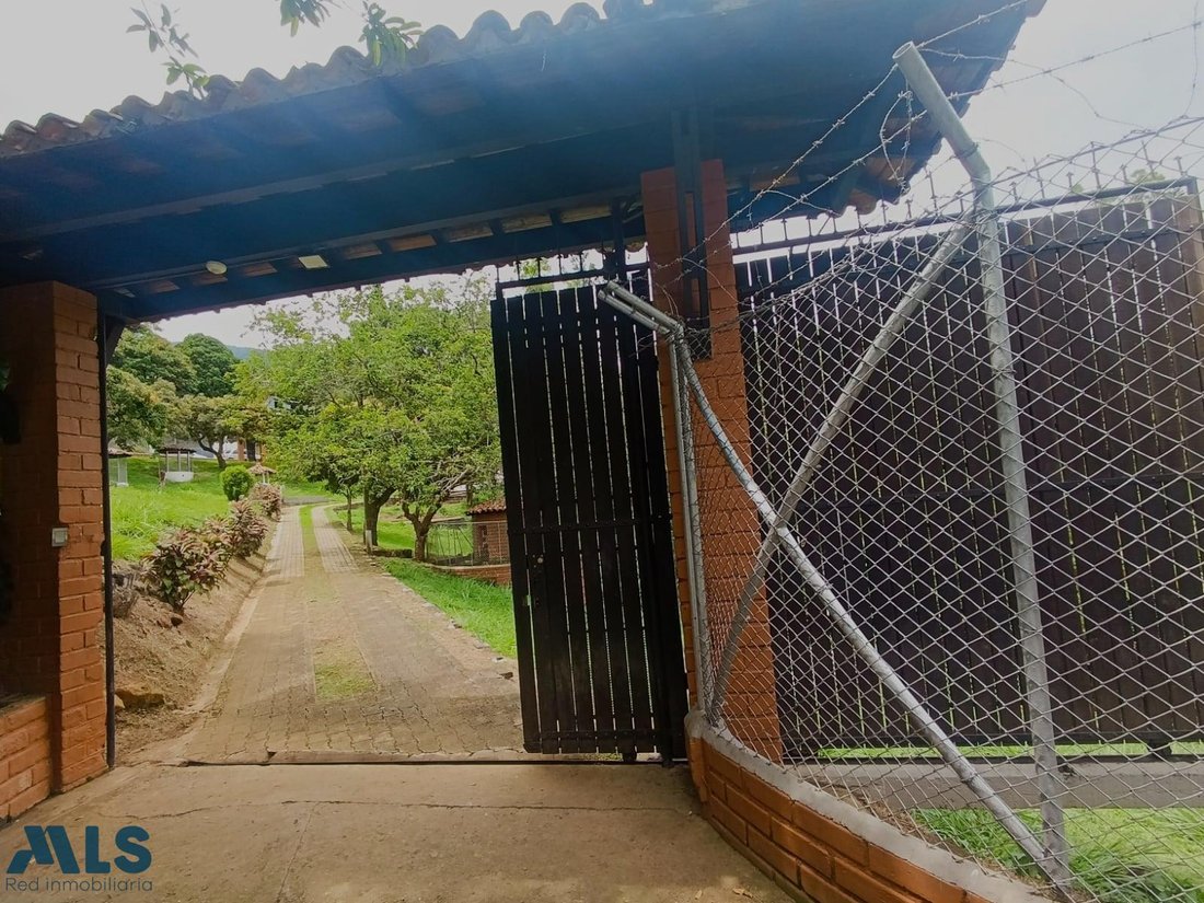 Finca in Medellín, Antioquia, Colombia 1 - 17700661