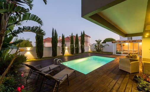 Villa in Barcarena, Lissabon, Portugal 1