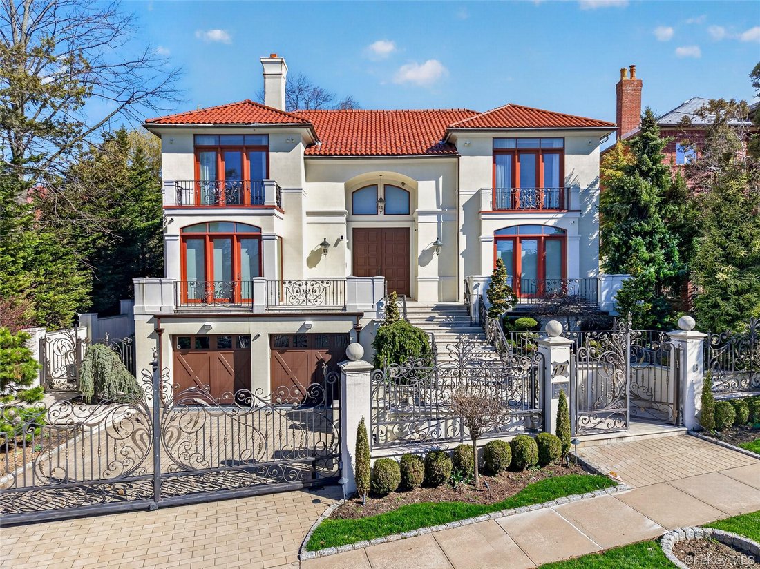 House in New York, New York, United States 1 - 17701406