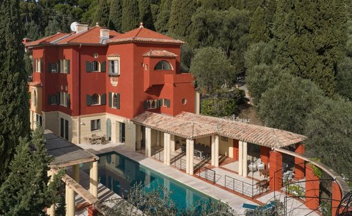 Villa in Menton, Provence-Alpes-Côte d'Azur, France 1
