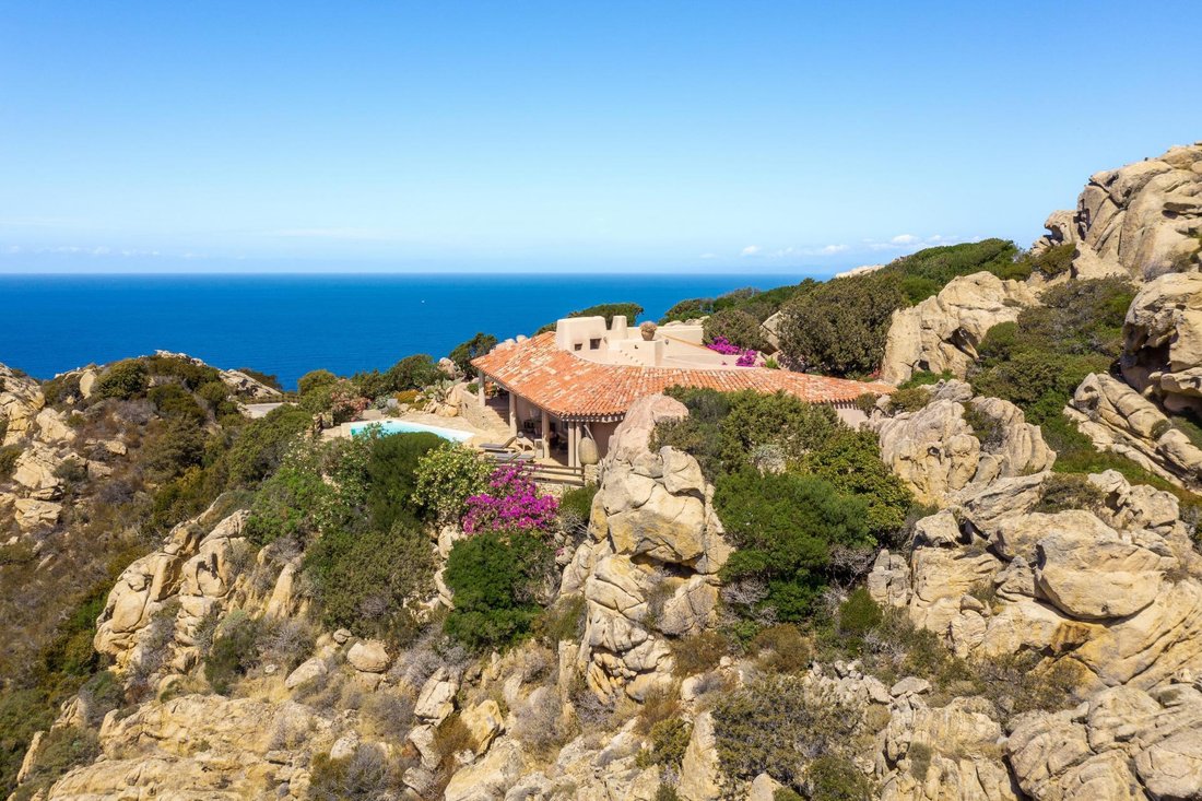 Villa in Trinita d'Agultu e Vignola, Sardinia, Italy 1 - 17702072
