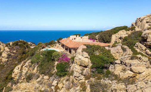 Villa à Trinità d'Agultu e Vignola, Sardaigne, Italie 1