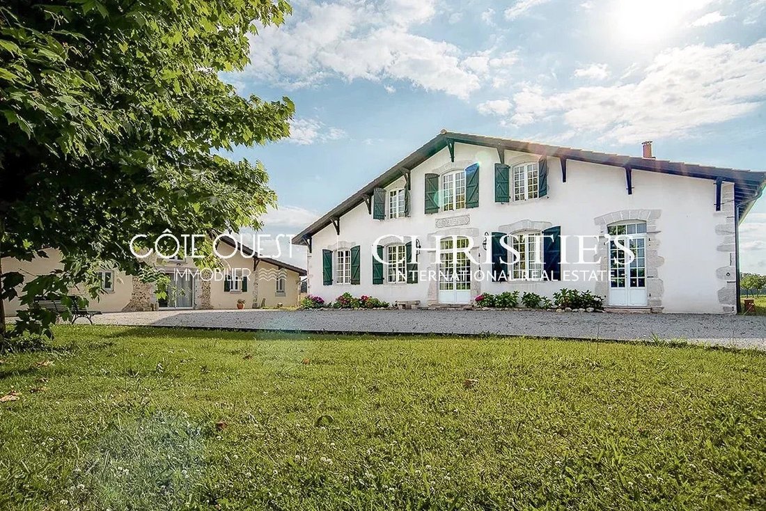 Villa in Saint-Etienne-d'Orthe, Nouvelle-Aquitaine, France 1 - 17476970