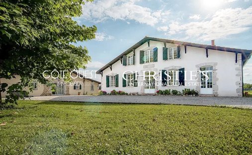 Villa in Saint-Etienne-d'Orthe, Nouvelle-Aquitaine, France 1