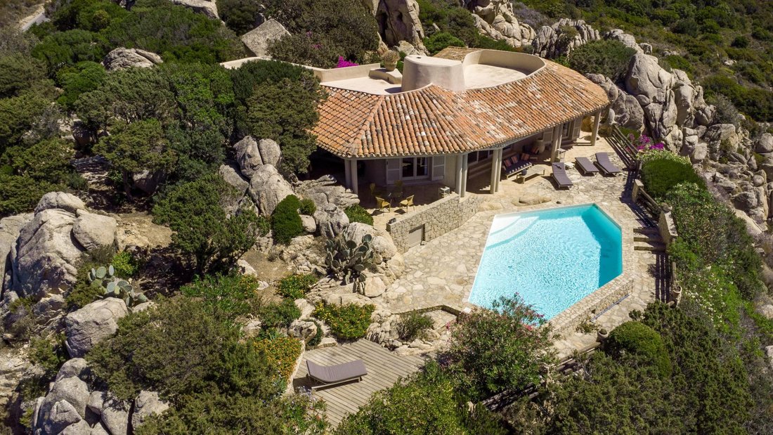 Villa in Trinita d'Agultu e Vignola, Sardinia, Italy 2 - 17702072