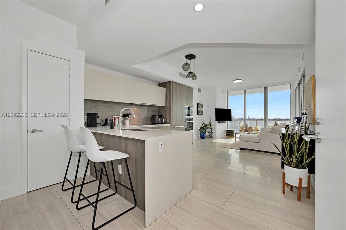 Condo in Miami, Florida, United States 4 - 17702196