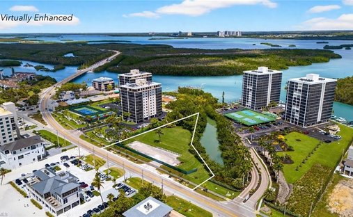 Terrain à Bonita Springs, Floride, États-Unis 1