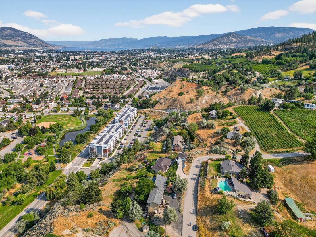 House in Penticton, British Columbia, Canada 5 - 17701906