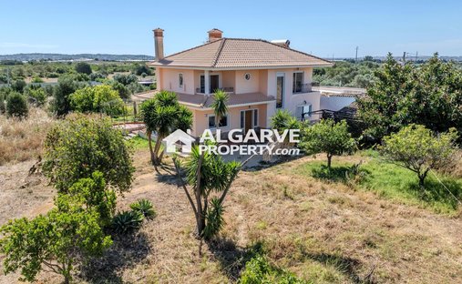 Villa en Santa Bárbara de Nexe, Algarve, Portugal 1