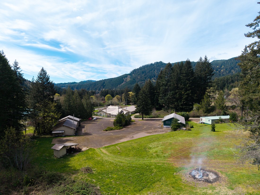 Apartment in Alsea, Oregon, United States 1 - 17702489