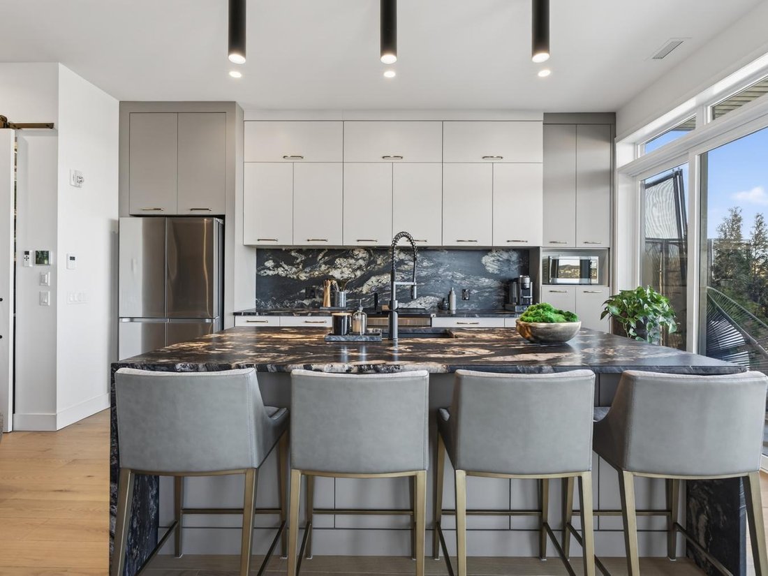 House in Sherbrooke, Quebec, Canada 4 - 17701902