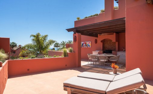 Penthouse in Gualdalmansa, Estepona, Andalusia 1
