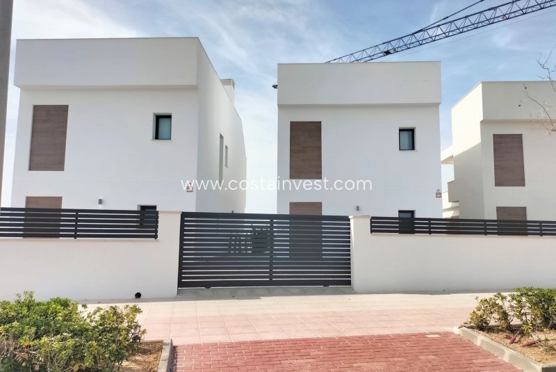 Villa in Pilar de la Horadada, Valencian Community, Spain 4 - 17695316