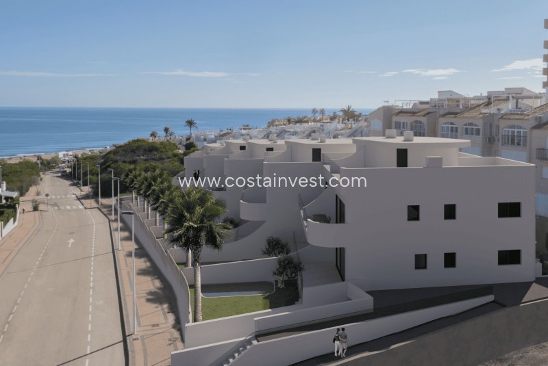 Bungalow in Torrevieja, Valencian Community, Spain 2 - 17699461