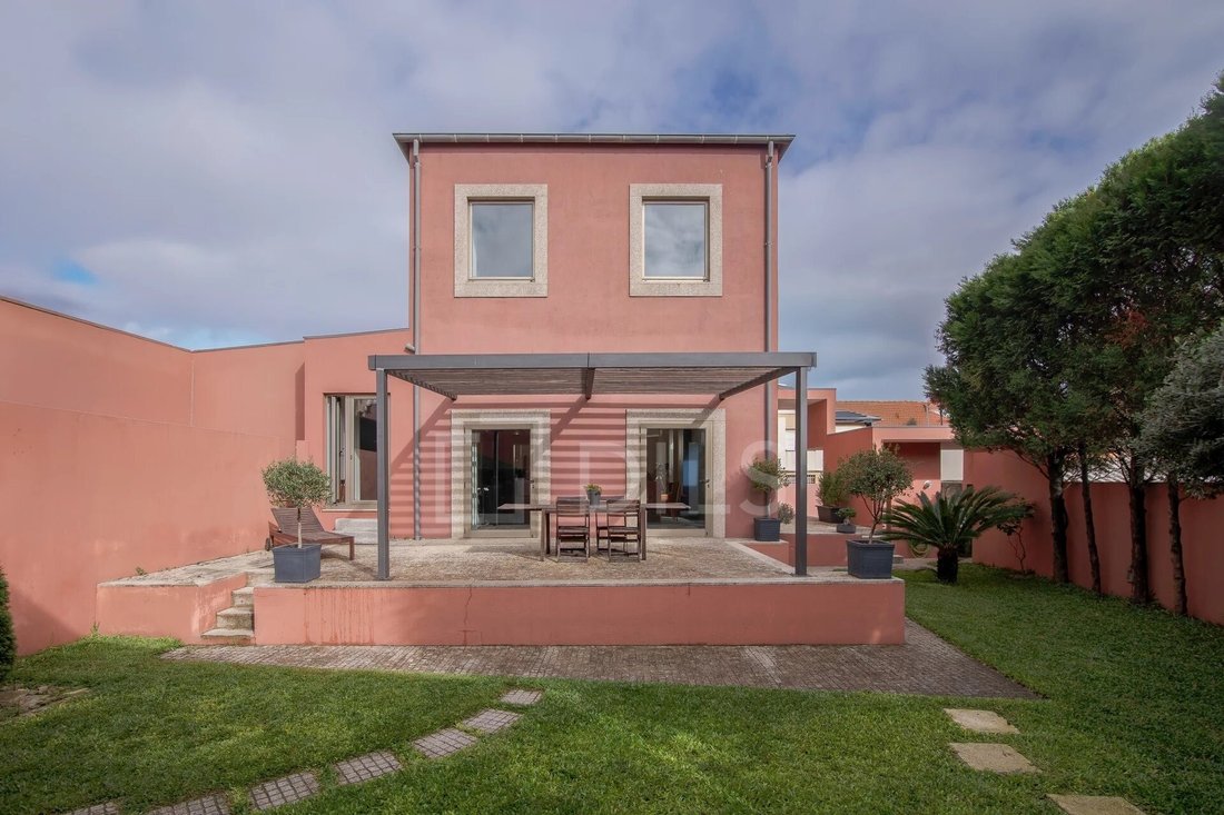 House in Matosinhos e Leca da Palmeira, Porto District, Portugal 1 - 17702293