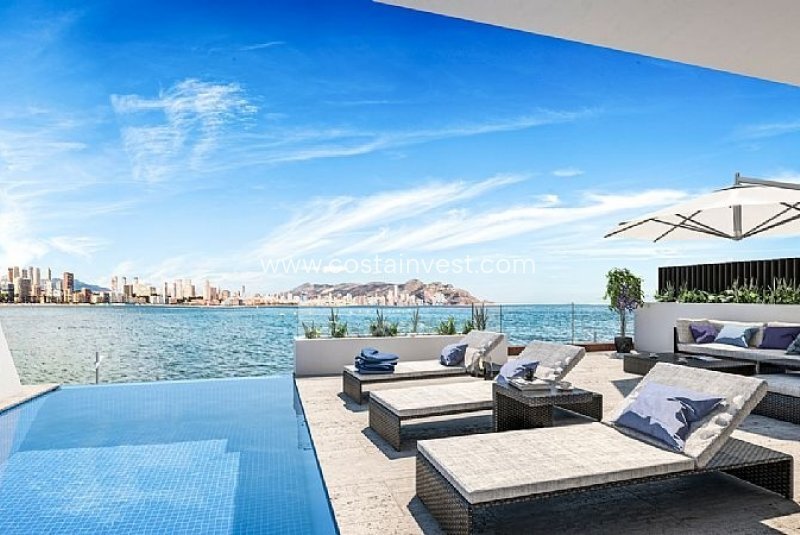 Villa in la Vila Joiosa / Villajoyosa, Valencian Community, Spain 1 - 17702488
