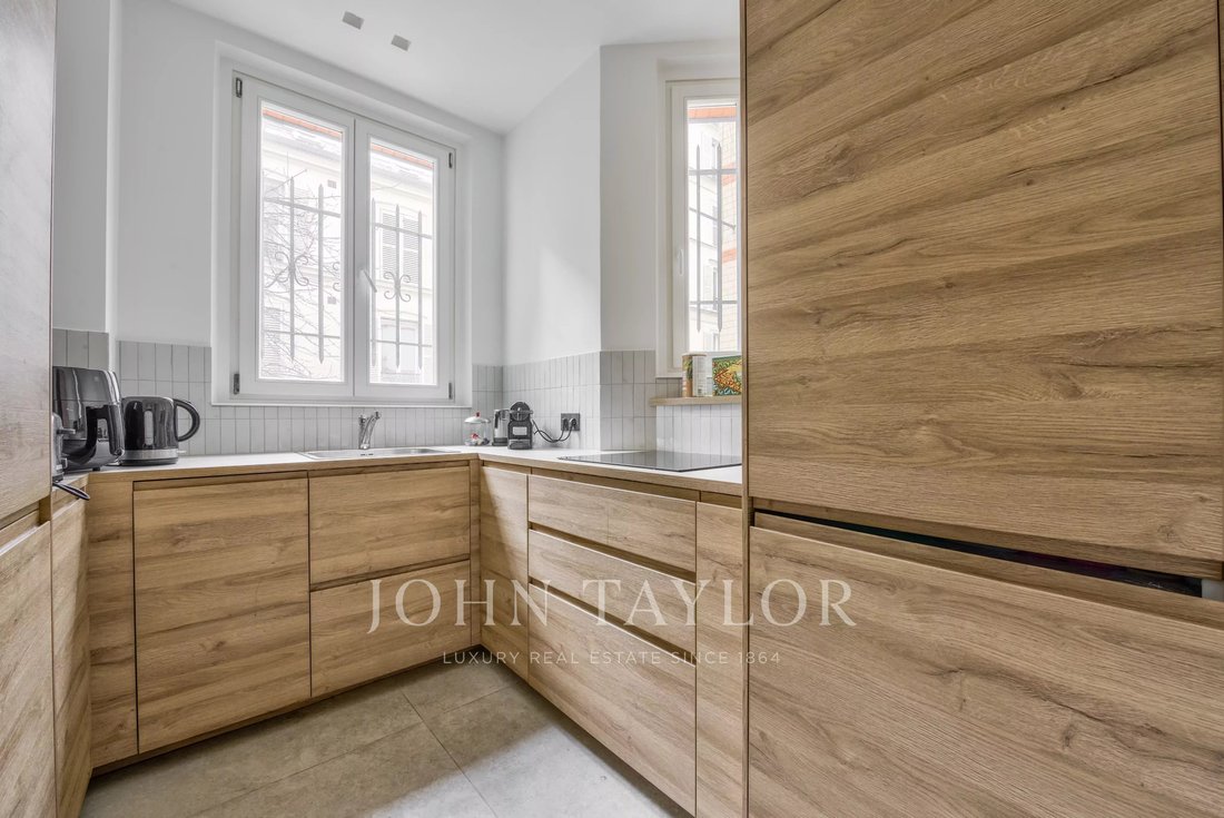 Apartment in Batignolles-Cardinet, Paris 17e Arrondissement, Paris 4 - 17702008