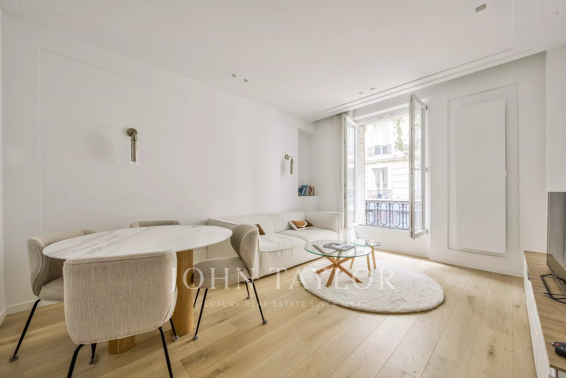 Apartment in Batignolles-Cardinet, Paris 17e Arrondissement, Paris 1 - 17702008