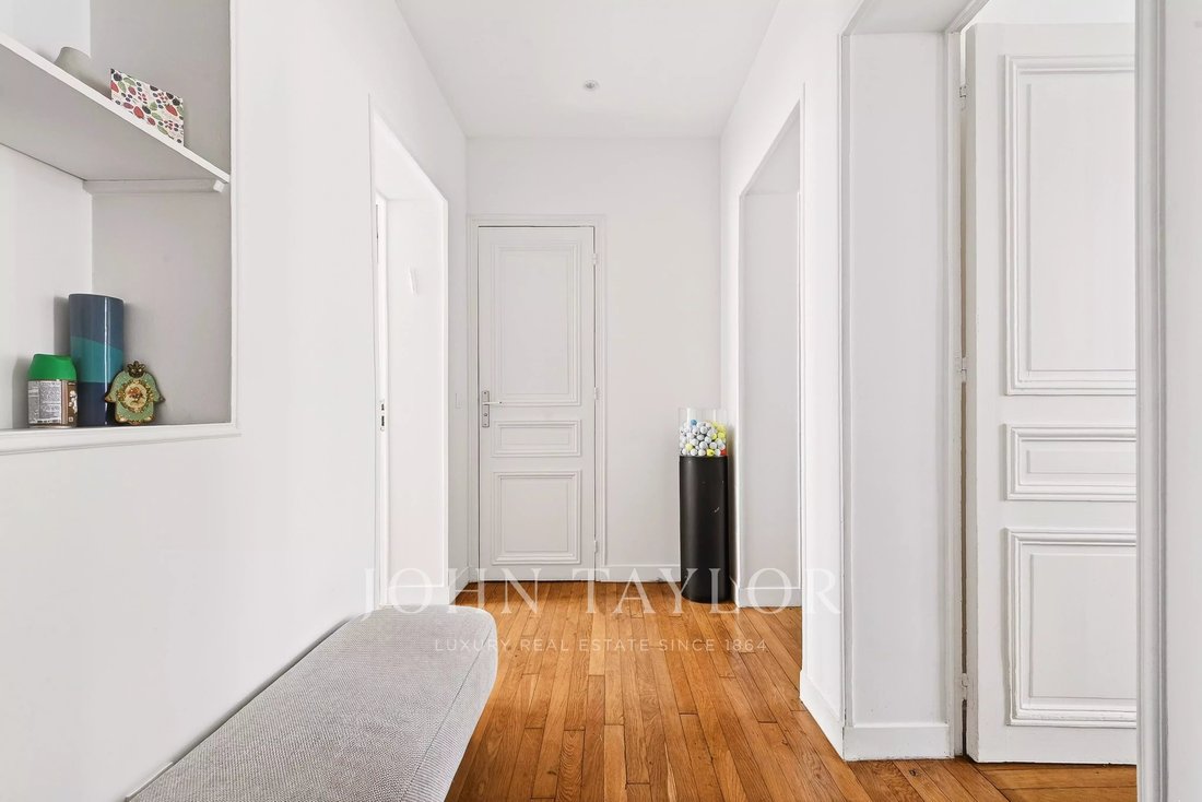 Apartment in Batignolles-Cardinet, Paris 17e Arrondissement, Paris 5 - 17702005