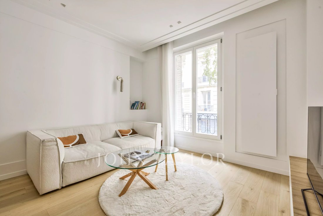 Apartment in Batignolles-Cardinet, Paris 17e Arrondissement, Paris 2 - 17702008