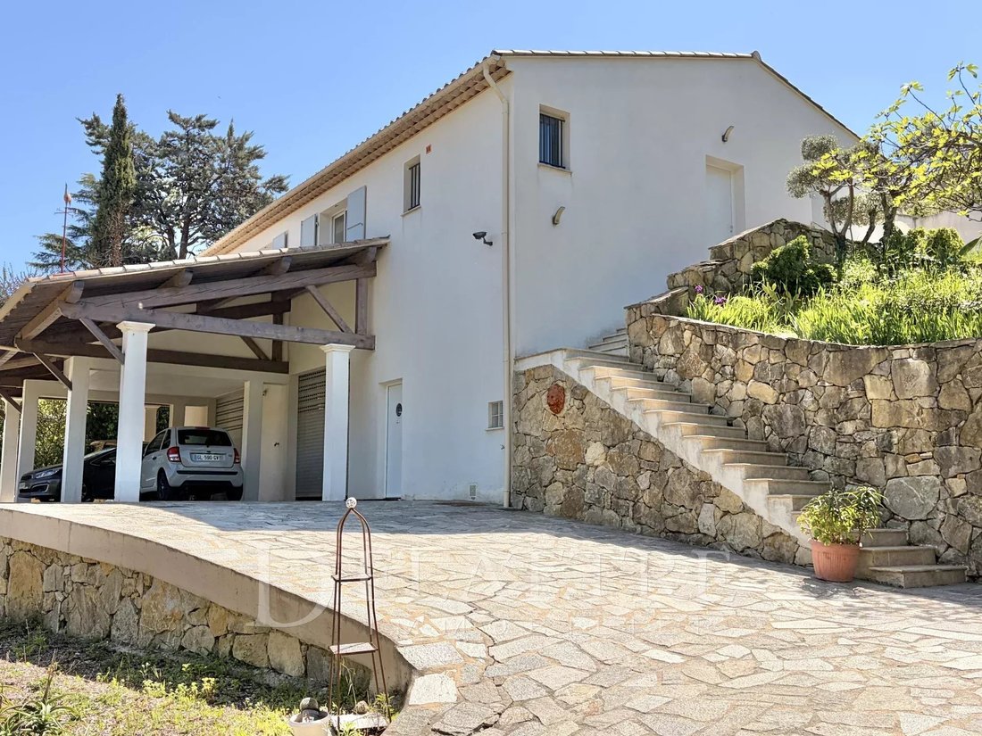 Villa in Le Rouret, Provence-Alpes-Côte d'Azur, France 3 - 17701975