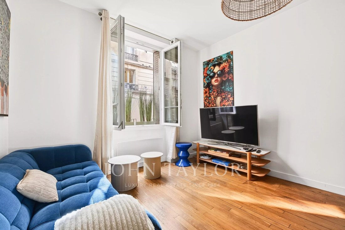 Apartment in Batignolles-Cardinet, Paris 17e Arrondissement, Paris 2 - 17702005