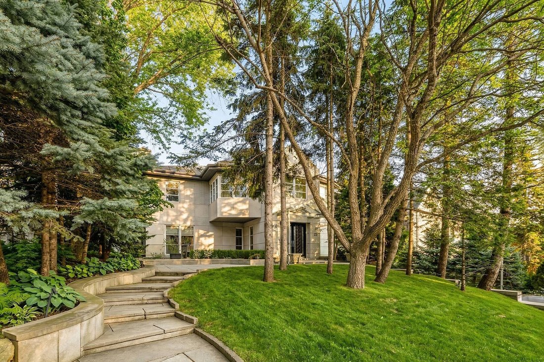 House in Westmount, Quebec, Canada 1 - 17702251
