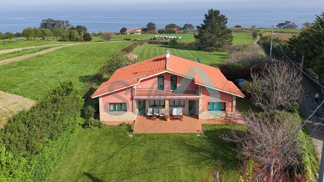 Villa in Villaviciosa, Asturias, Spain 1 - 17702965
