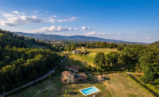 Villa in Sant'Anna - San Donato Area, Lucca, Tuscany 1