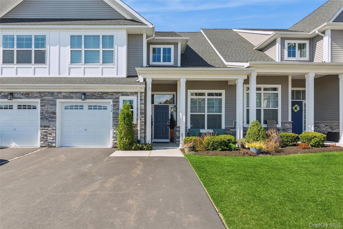 Condo in Yaphank, New York, United States 1 - 17717144
