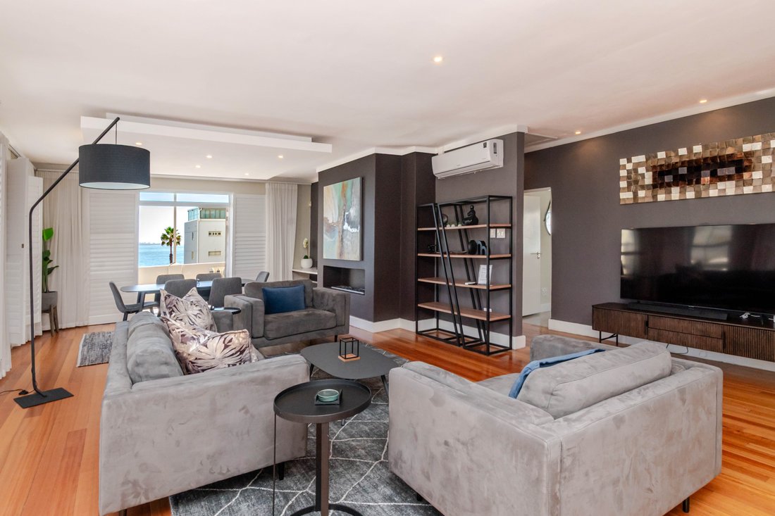 Apartment in Three Anchor Bay, Cape Town, South Africa 4 - 17705570