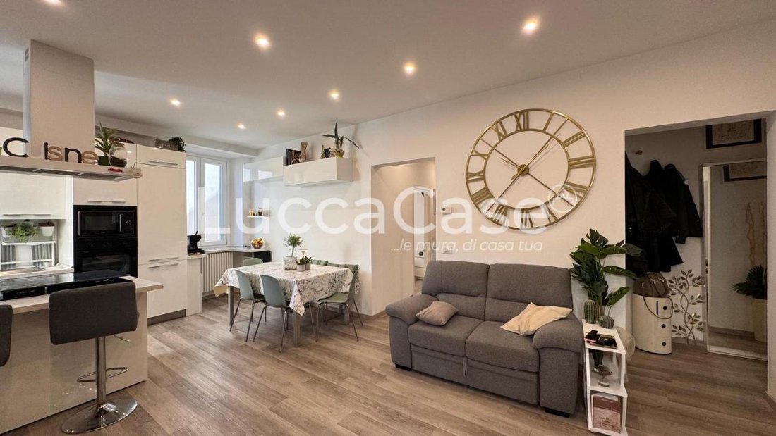 Apartment in Historic Center, Lucca, Tuscany 1 - 17712270