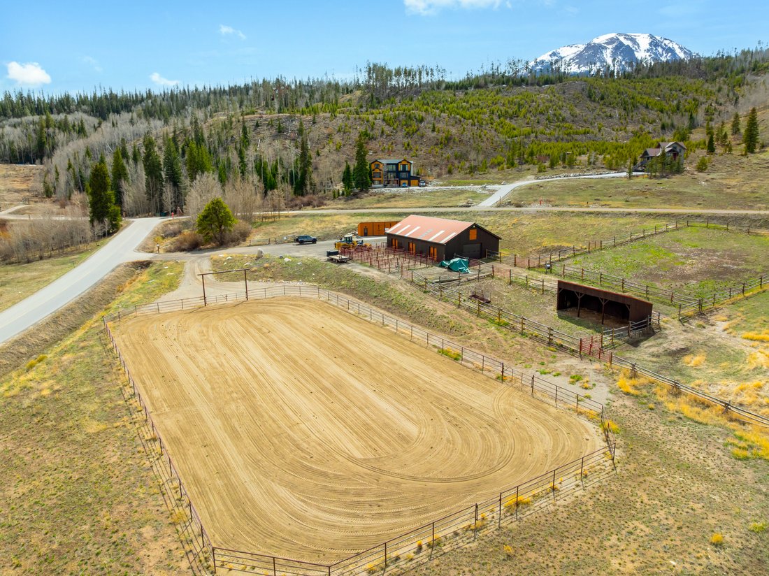 Silverthorne, Colorado, United States 4 - 17711693