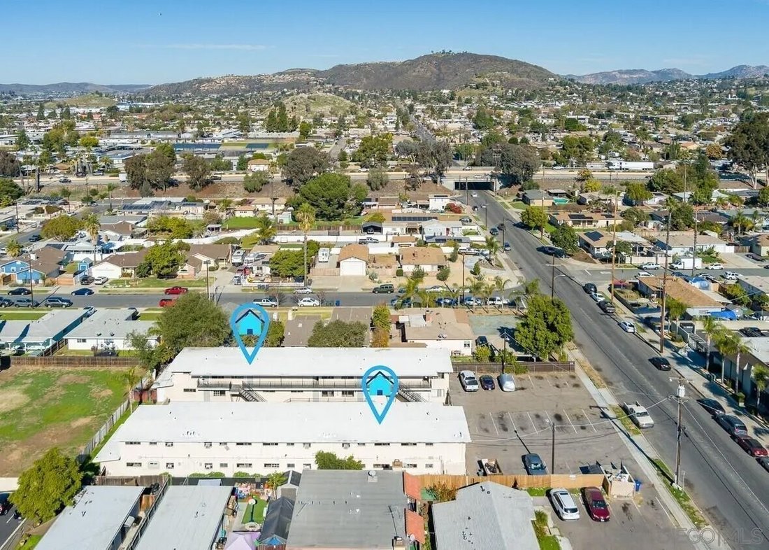 El Cajon, California, United States 2 - 17717871