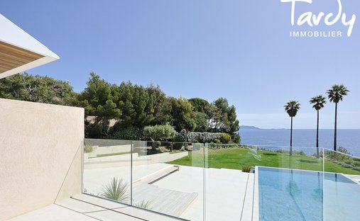 Maison à Saint-Cyr-sur-Mer, Provence-Alpes-Côte d'Azur, France 1