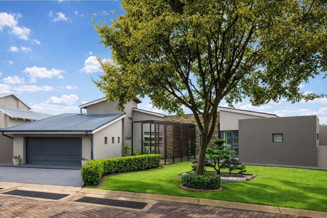 House in Sandton, Gauteng, South Africa 4 - 17705563