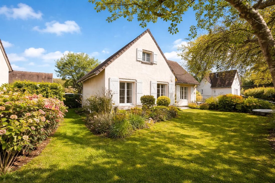 House in Senlis, Hauts-de-France, France 2 - 16702326