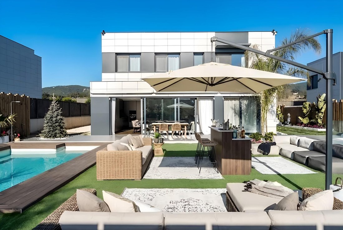 Villa in Sant Andreu de Llavaneres, Catalonia, Spain 2 - 17314611