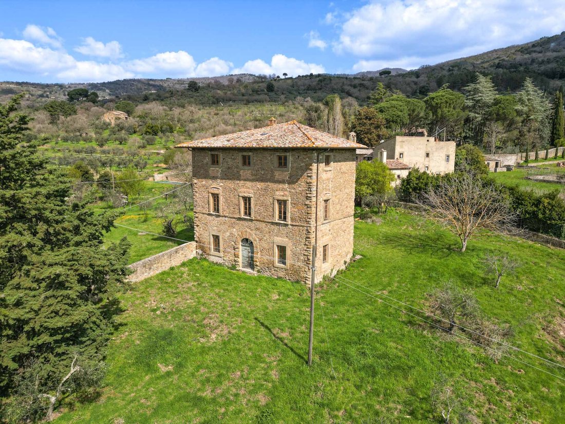 Villa in Center, Cortona, Tuscany 1 - 17702829
